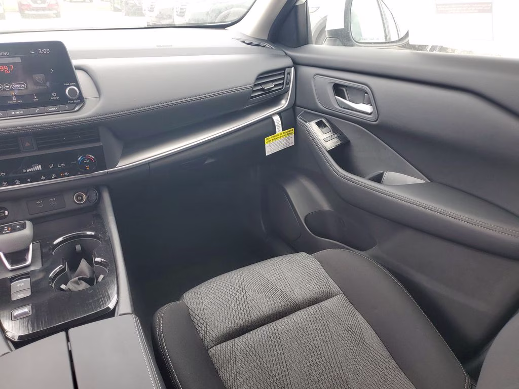 2026 Everest White Pearl Tricoat Nissan Rogue SV FWD SUV