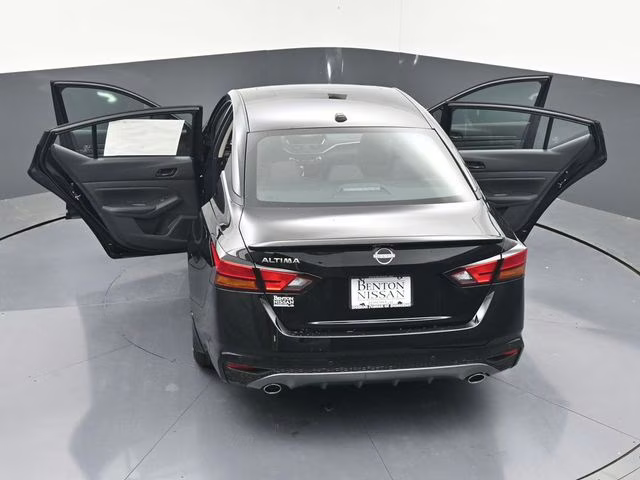 2026 Super Black Clearcoat Nissan Altima 2.5 SV FWD Sedan