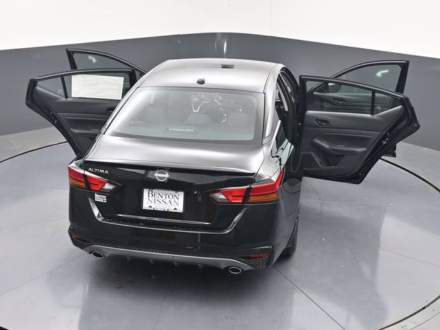 2026 Super Black Clearcoat Nissan Altima 2.5 SV FWD Sedan