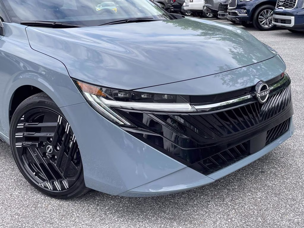 2026 Atlantic Gray/Super Black Nissan Sentra SR FWD Sedan