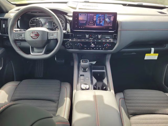 2026 Everest White Pearl/Black Nissan Pathfinder Rock Creek 4X4 SUV