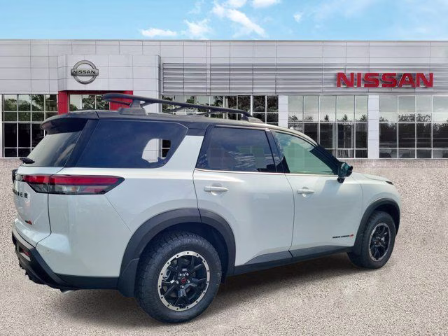 2026 Everest White Pearl/Black Nissan Pathfinder Rock Creek 4X4 SUV