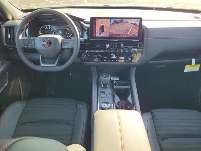 2026 Everest White Pearl/Black Nissan Pathfinder Rock Creek 4X4 SUV