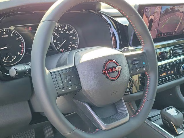 2026 Everest White Pearl/Black Nissan Pathfinder Rock Creek 4X4 SUV
