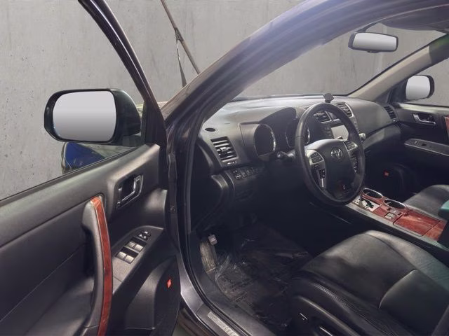 2012 Magnetic Gray Metallic Toyota Highlander Limited 4X4 SUV