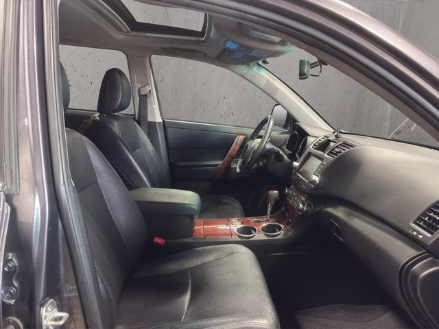 2012 Magnetic Gray Metallic Toyota Highlander Limited 4X4 SUV