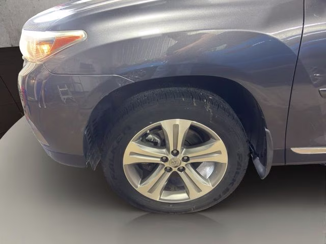 2012 Magnetic Gray Metallic Toyota Highlander Limited 4X4 SUV