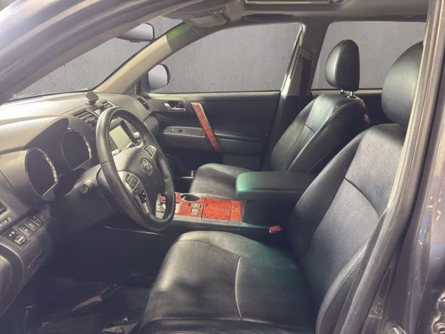 2012 Magnetic Gray Metallic Toyota Highlander Limited 4X4 SUV