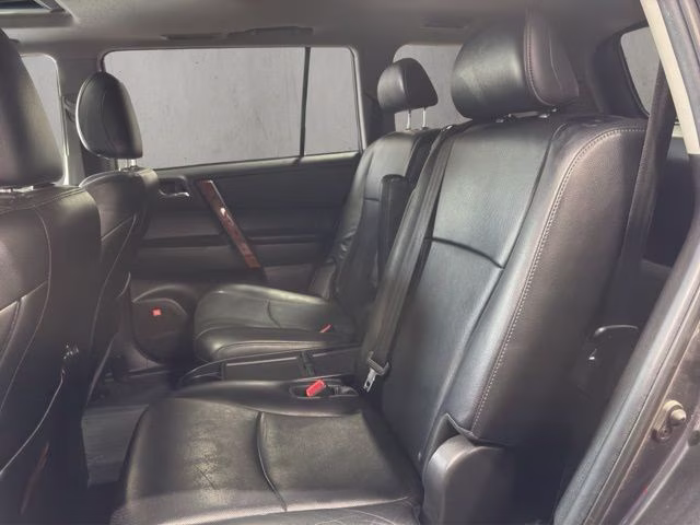 2012 Magnetic Gray Metallic Toyota Highlander Limited 4X4 SUV