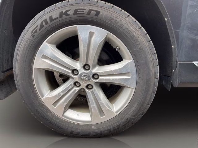 2012 Magnetic Gray Metallic Toyota Highlander Limited 4X4 SUV