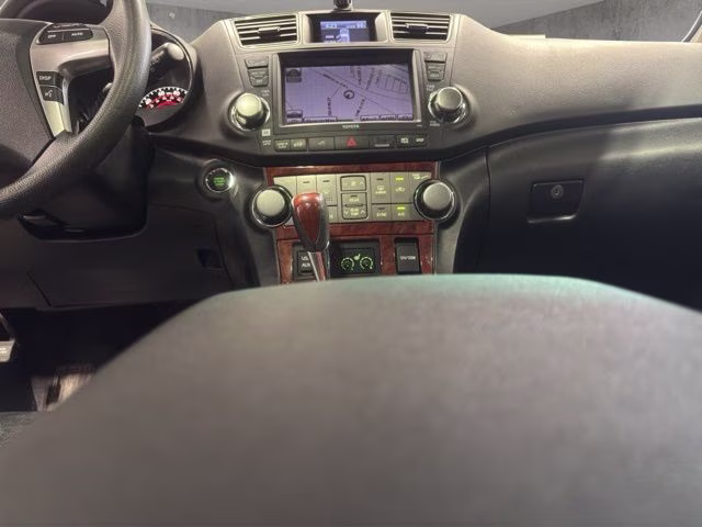2012 Magnetic Gray Metallic Toyota Highlander Limited 4X4 SUV