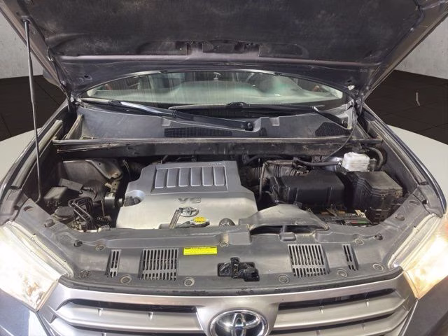 2012 Magnetic Gray Metallic Toyota Highlander Limited 4X4 SUV