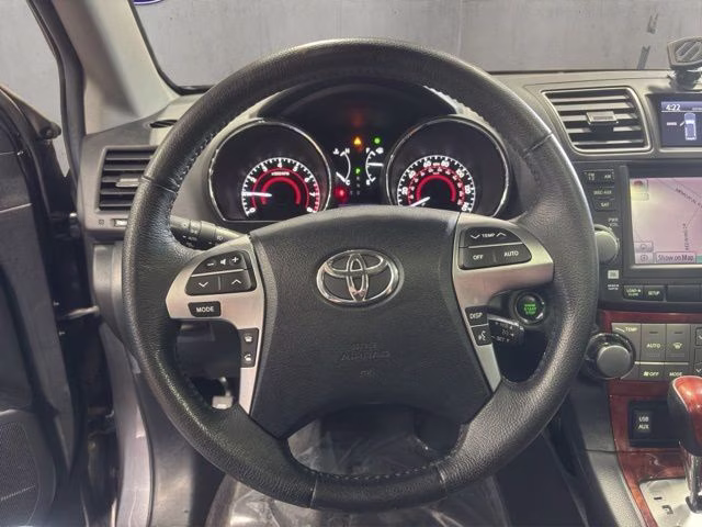 2012 Magnetic Gray Metallic Toyota Highlander Limited 4X4 SUV