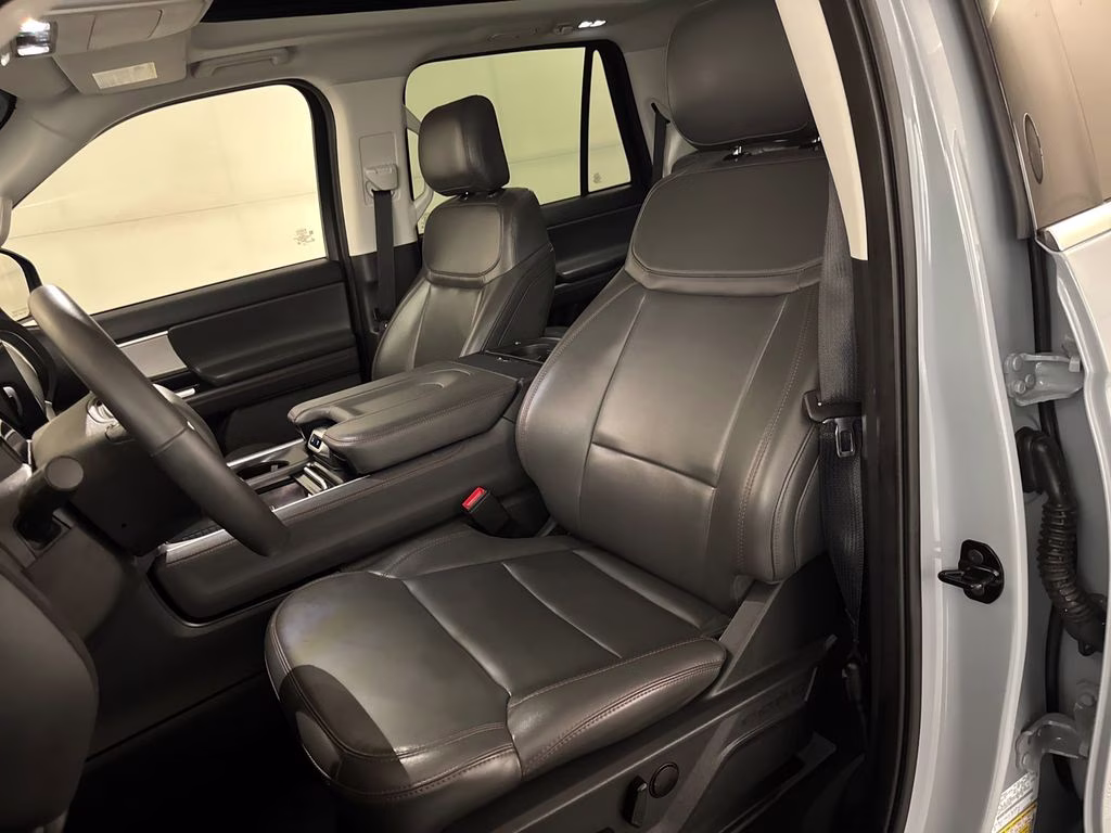 2025 Glacier Gray Metallic TriCoat Ford Expedition Active RWD SUV