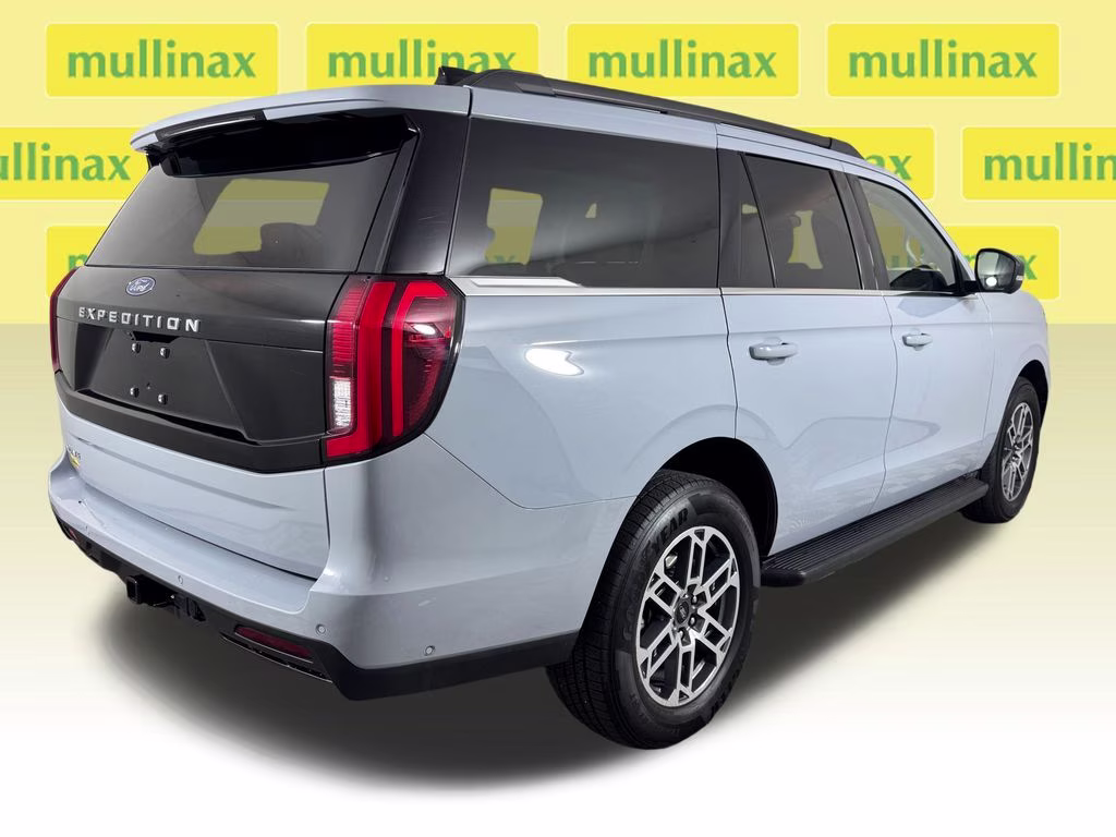 2025 Glacier Gray Metallic TriCoat Ford Expedition Active RWD SUV