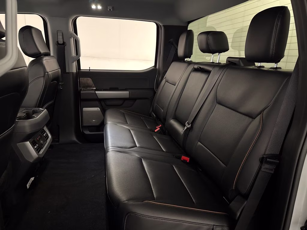 2026 Avalanche Ford Super Duty F-250 SRW Lariat 4X4 Truck