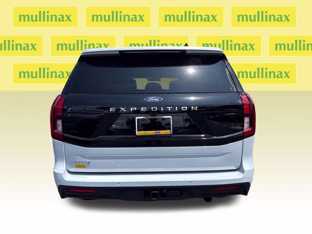 2026 Space Silver Metallic Ford Expedition Active RWD SUV