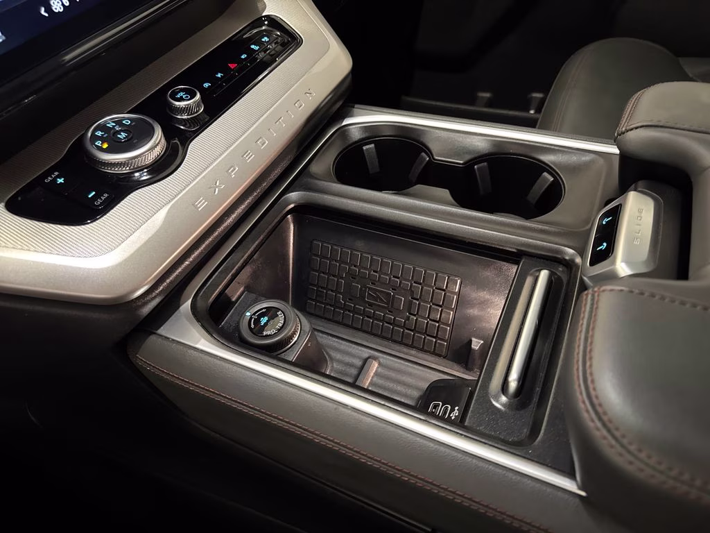 2025 Glacier Gray Metallic TriCoat Ford Expedition Active RWD SUV