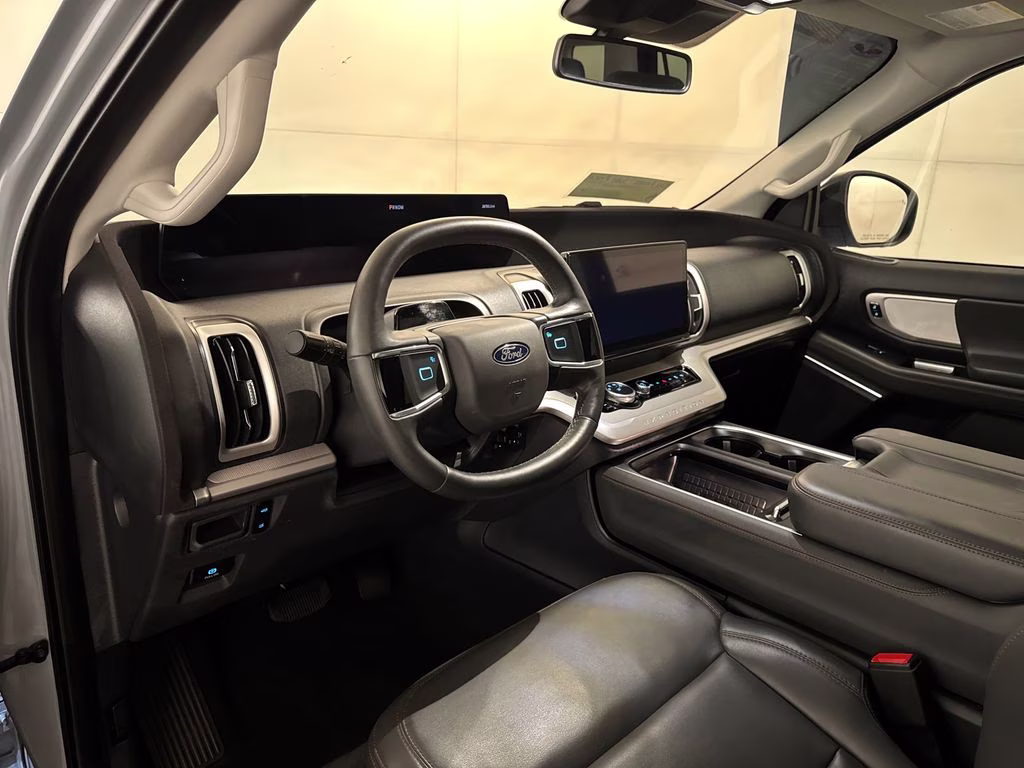 2025 Glacier Gray Metallic TriCoat Ford Expedition Active RWD SUV