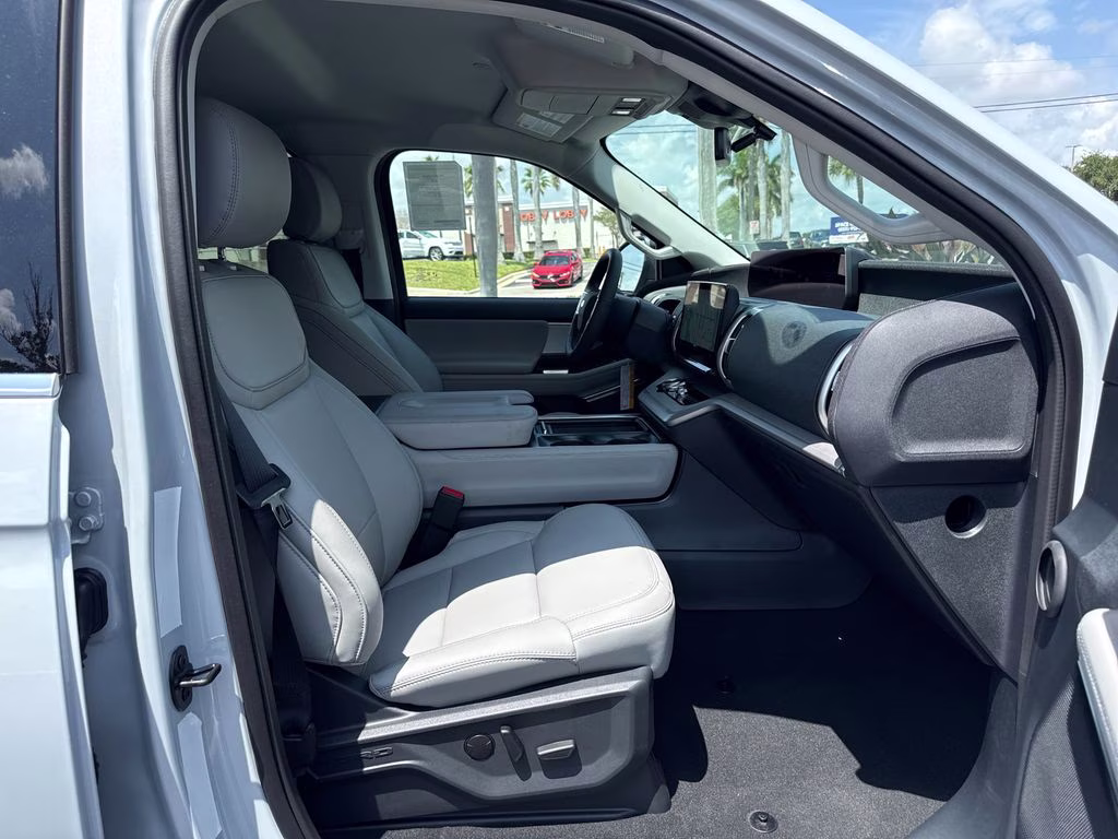 2026 Space Silver Metallic Ford Expedition Active RWD SUV