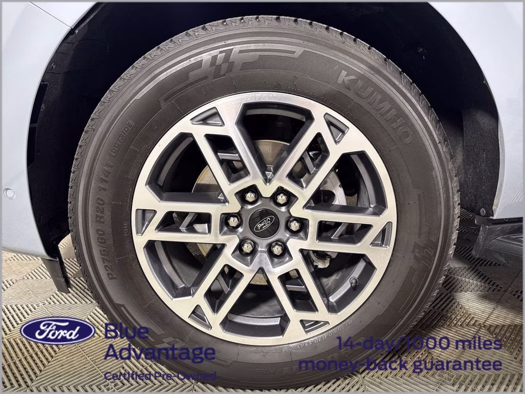 2025 Glacier Gray Metallic TriCoat Ford Expedition Active RWD SUV
