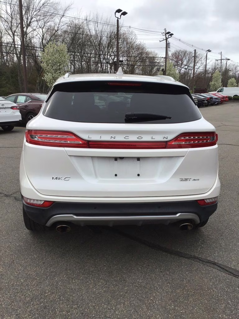 2018 White Platinum Clearcoat Metallic Lincoln MKC Reserve AWD SUV