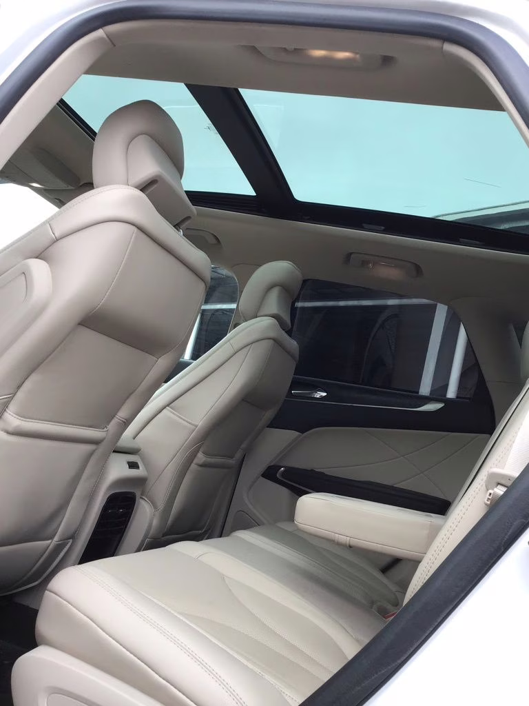 2018 White Platinum Clearcoat Metallic Lincoln MKC Reserve AWD SUV