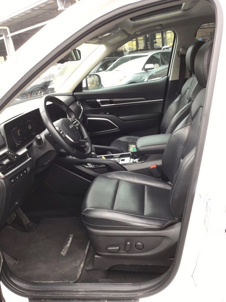 2025 Glacial White Pearl Kia Telluride S AWD SUV