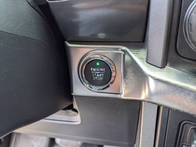2023 Azure Gray Metallic Ford F-150 Lariat 4X4 Truck