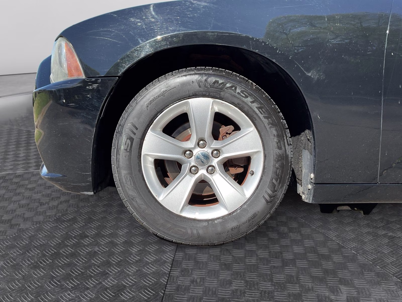 2014 Pitch Black Dodge Charger SE RWD Sedan