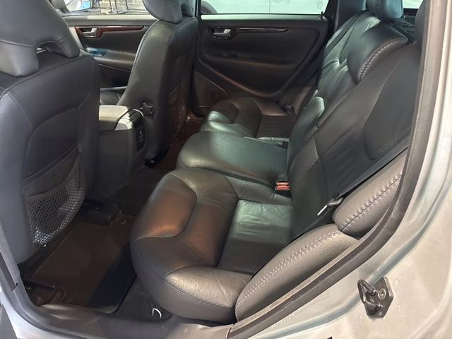 2006 Volvo XC70 AWD Crossover