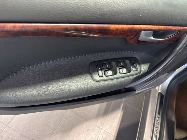 2006 Volvo XC70 AWD Crossover