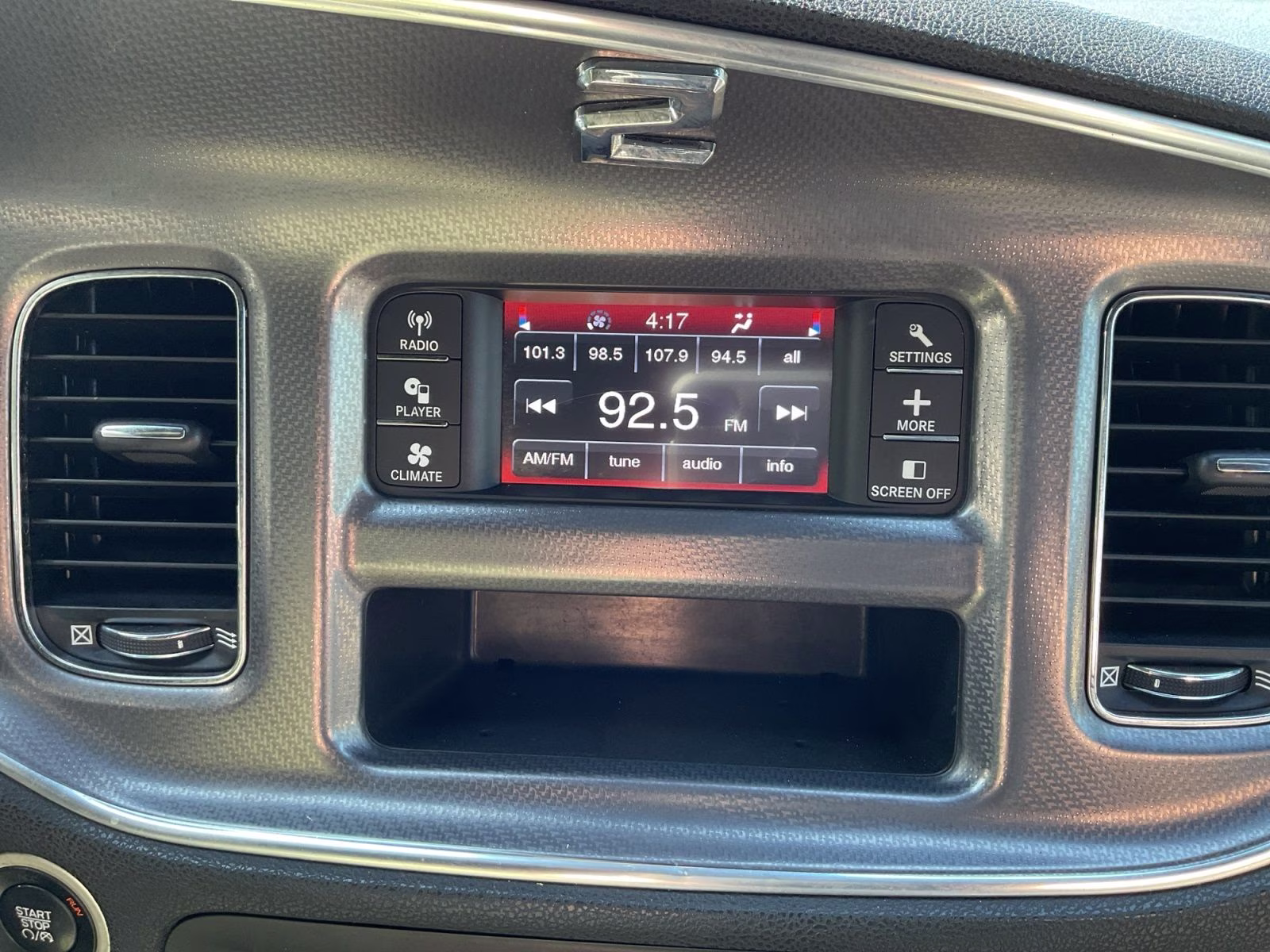 2014 Pitch Black Dodge Charger SE RWD Sedan