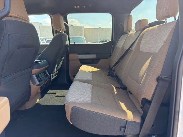 2024 Oxford White Ford Super Duty F-250 SRW XLT 4X4 Truck