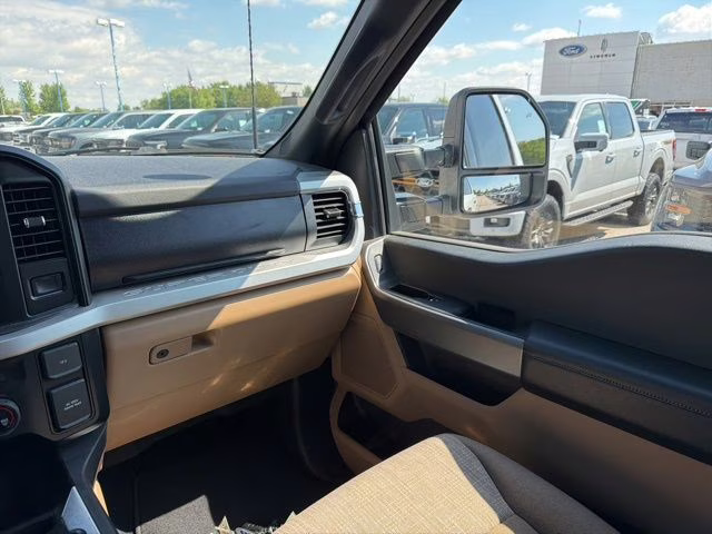 2024 Oxford White Ford Super Duty F-250 SRW XLT 4X4 Truck