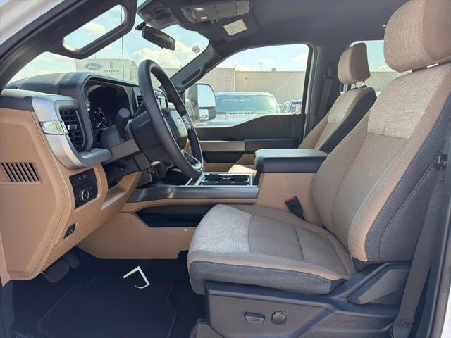 2024 Oxford White Ford Super Duty F-250 SRW XLT 4X4 Truck