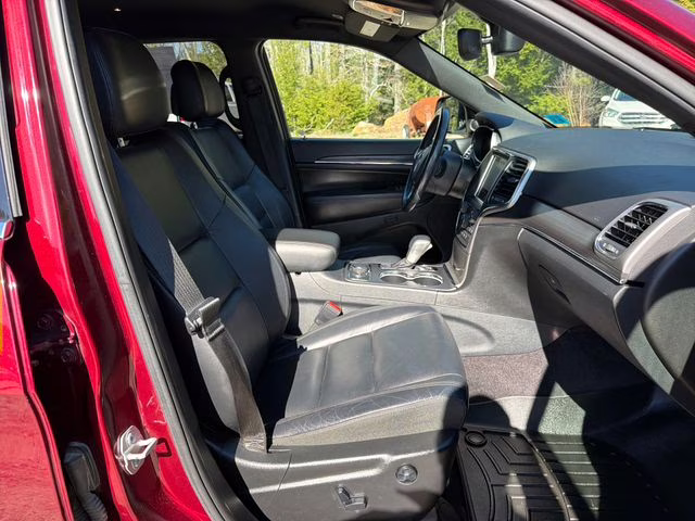 2018 Velvet Red Pearlcoat Jeep Grand Cherokee Limited 4X4 SUV