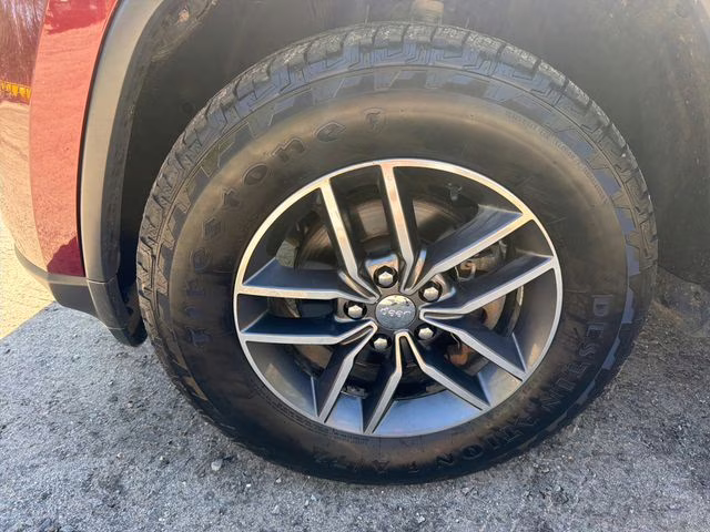 2018 Velvet Red Pearlcoat Jeep Grand Cherokee Limited 4X4 SUV