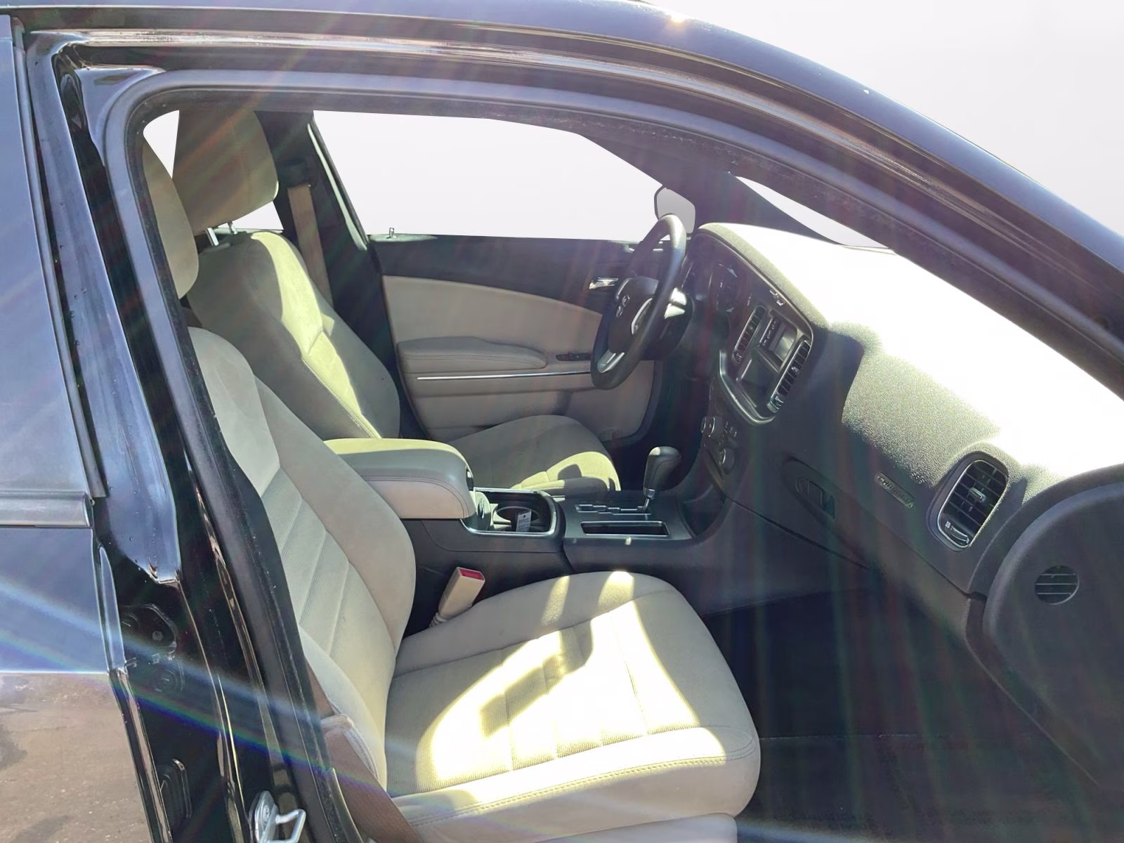 2014 Pitch Black Dodge Charger SE RWD Sedan