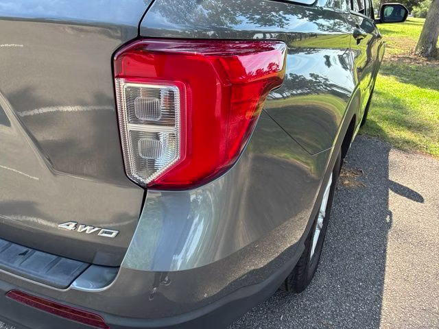 2023 Gray Metallic Ford Explorer XLT 4X4 SUV