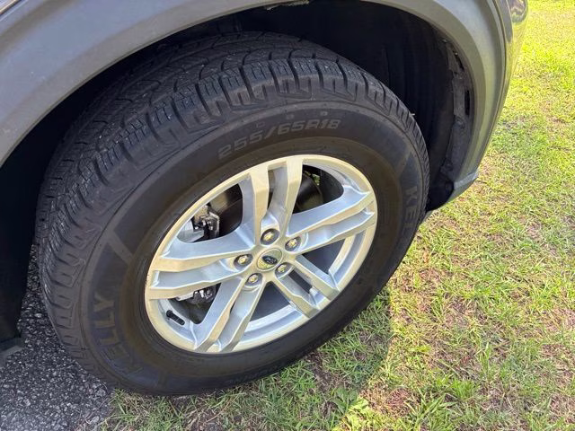 2023 Gray Metallic Ford Explorer XLT 4X4 SUV