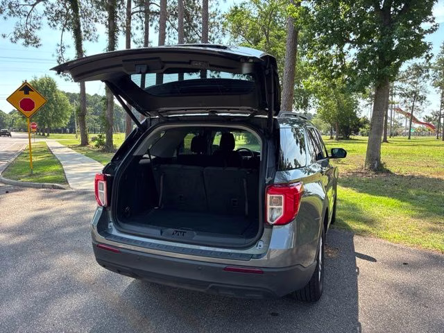 2023 Gray Metallic Ford Explorer XLT 4X4 SUV