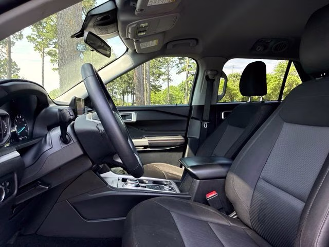 2023 Gray Metallic Ford Explorer XLT 4X4 SUV