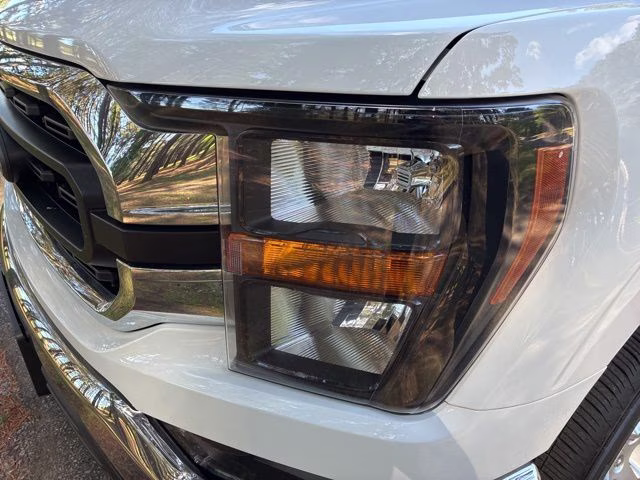 2023 Oxford White Ford F-150 XLT 4X4 Truck