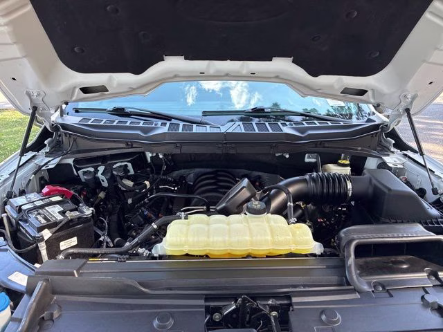 2023 Oxford White Ford F-150 XLT 4X4 Truck