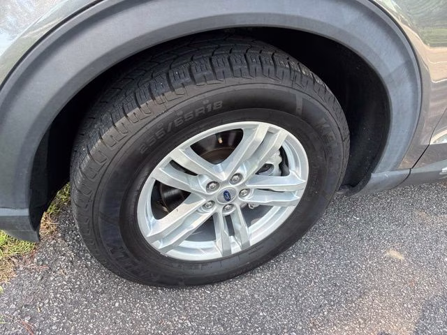 2023 Gray Metallic Ford Explorer XLT 4X4 SUV