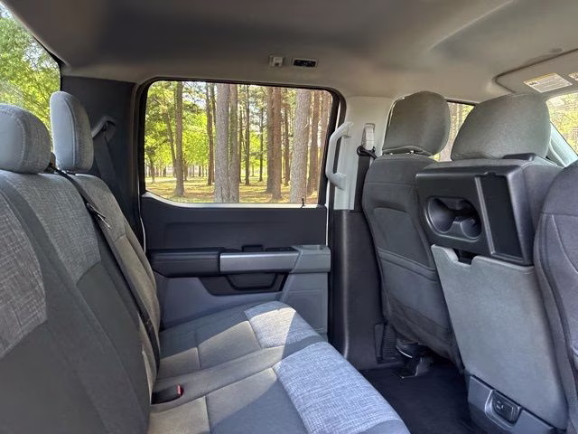 2023 Oxford White Ford F-150 XLT 4X4 Truck