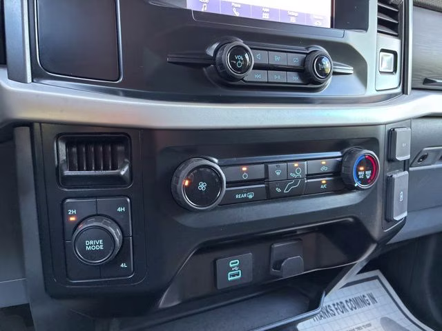 2023 Oxford White Ford F-150 XLT 4X4 Truck