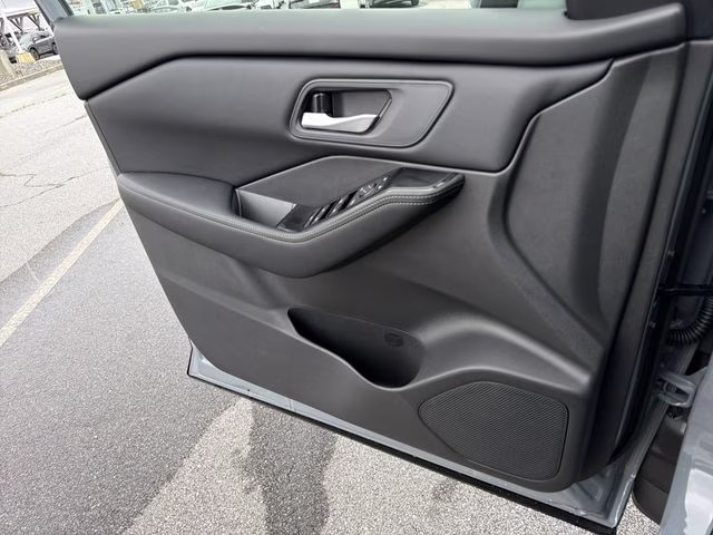 2026 Boulder Gray Pearl Nissan Rogue SV FWD SUV