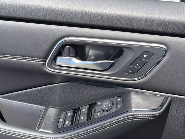 2026 Champagne Silver Metallic Nissan Rogue Platinum AWD SUV